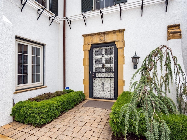 10 Park Dr, Columbus, OH 43209 - view of exterior entry with stucco siding