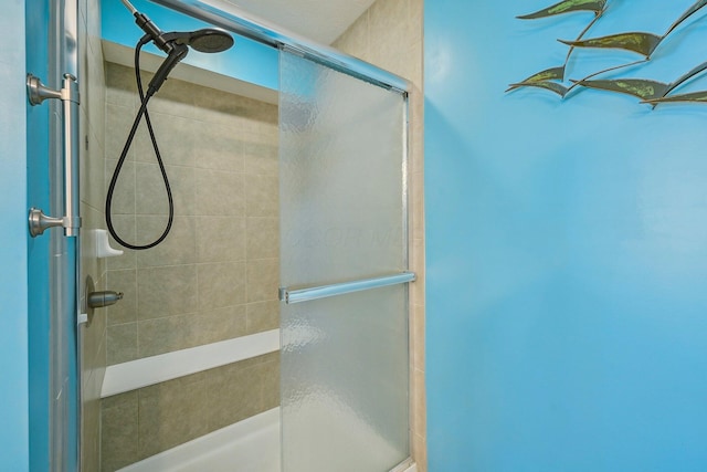 1753 Chestnut Farms Loop, Grove City, OH 43123 - full bathroom featuring a shower with door