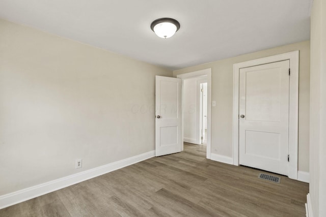 436 Nashoba Ave, Columbus, OH 43223 - unfurnished room featuring wood finished floors and baseboards