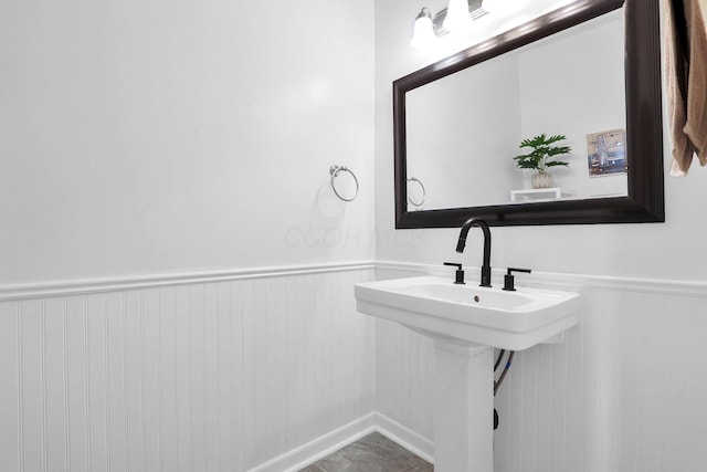 210 Carson Ct, Pickerington, OH 43147 - bathroom with a wainscoted wall