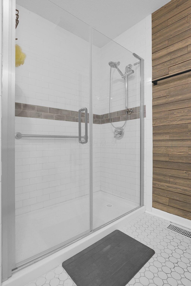 210 Carson Ct, Pickerington, OH 43147 - bathroom with a shower stall
