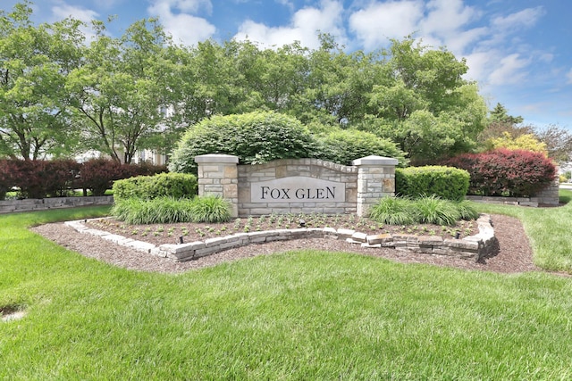 210 Carson Ct, Pickerington, OH 43147 - community sign featuring a yard
