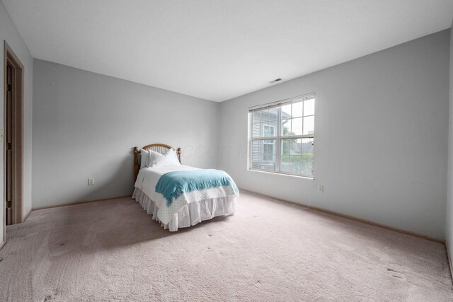 1272 Villa Oaks Ct, Columbus, OH 43230 - bedroom featuring carpet floors