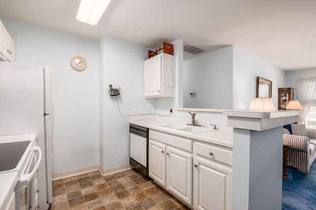 2412 Warm Springs Dr, Hilliard, OH 43026 - kitchen featuring white appliances, a sink, a peninsula, a breakfast bar area, and white cabinets