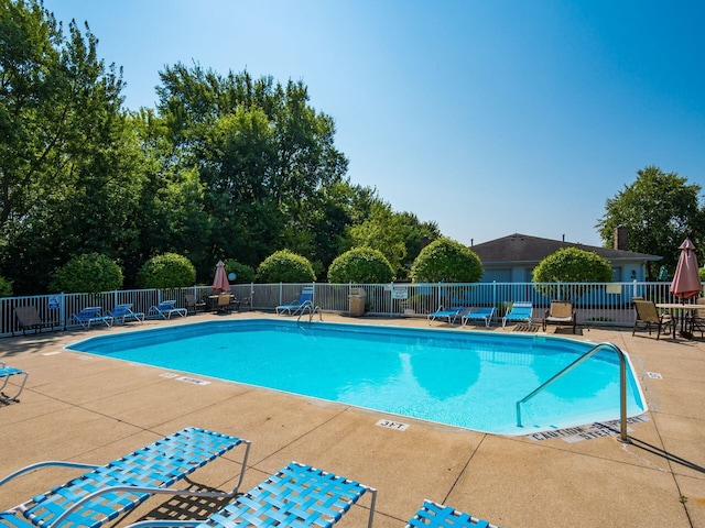 2412 Warm Springs Dr, Hilliard, OH 43026 - community pool featuring a patio