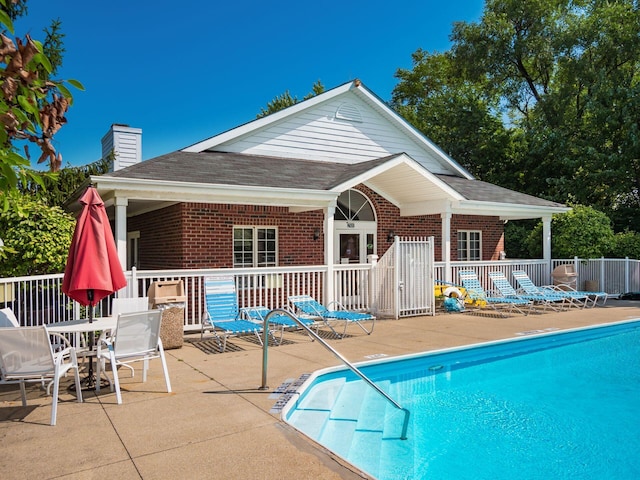 2412 Warm Springs Dr, Hilliard, OH 43026 - community pool with a patio