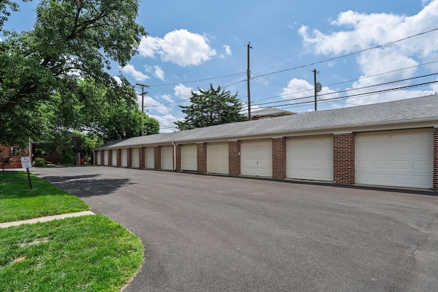 1809 NW Ct Unit E, Columbus, OH 43212 - view of garage