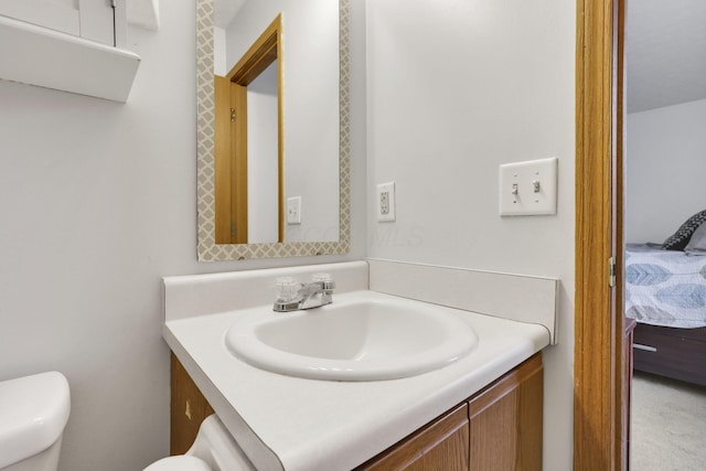 4292 Nipigon Dr, Columbus, OH 43207 - bathroom featuring connected bathroom, vanity, and toilet