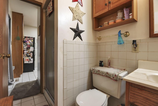 4969 Lockbourne Rd, Columbus, OH 43207 - bathroom with vanity, tile patterned flooring, toilet, and tile walls