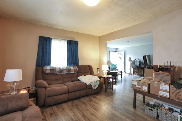 4969 Lockbourne Rd, Columbus, OH 43207 - living room with wood finished floors