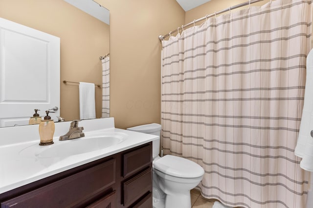 700 Ferguson Ave, Delaware, OH 43015 - bathroom featuring toilet, vanity, and curtained shower