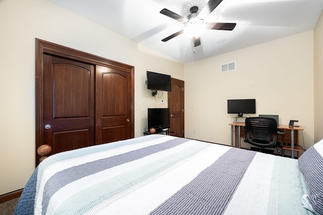 bedroom featuring a ceiling fan