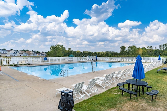 9035 Strawser St, Orient, OH 43146 - community pool with a patio area