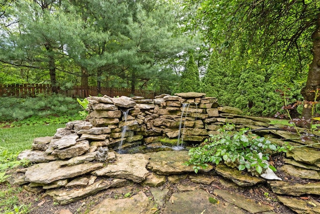 5556 Falco Dr, Westerville, OH 43081 - view of yard featuring fence