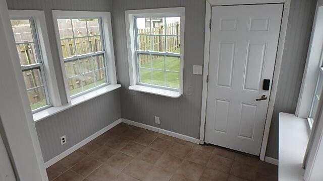 43 Oak St, Delaware, OH 43015 - doorway with baseboards