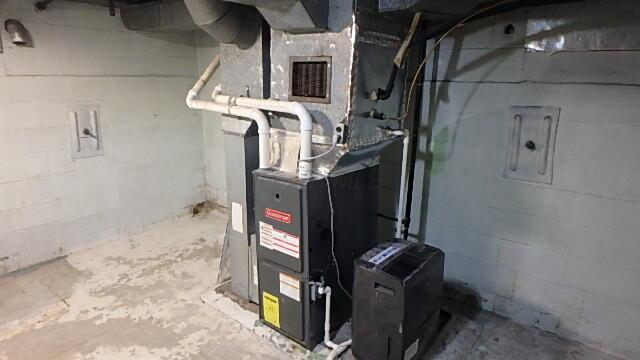 43 Oak St, Delaware, OH 43015 - utility room with heating unit