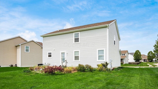 776 Brevard Cir, Pickerington, OH 43147 - back of property with a yard