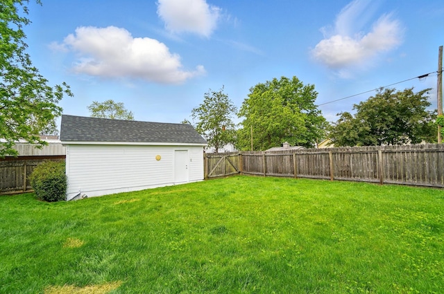 415 Yencer St, Baltimore, OH 43105 - view of yard with an outdoor structure