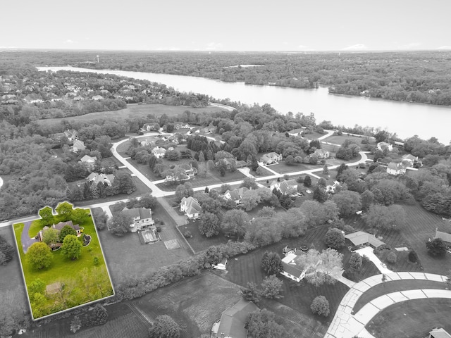 5098 Cascade Dr, Powell, OH 43065 - aerial view of property's location featuring a nearby body of water, property boundaries highlighted, and a forest