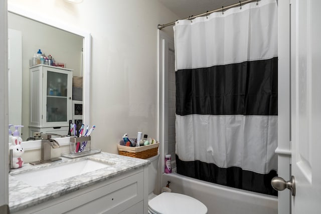 447 Wingate Pl, Mount Sterling, OH 43143 - bathroom featuring shower / bath combo, vanity, and toilet
