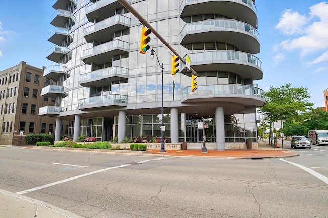 300 W Spring St Unit 515, Columbus, OH 43215 - view of apartment building / complex
