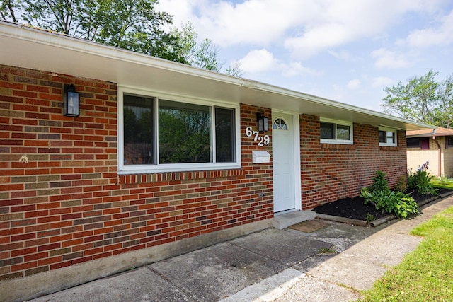 6729 Retton Rd, Reynoldsburg, OH 43068 - entrance to property featuring brick siding