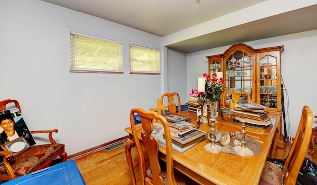 1934 Stratford Way, Columbus, OH 43219 - dining area featuring wood finished floors and baseboards