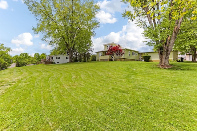 200 Park Ave, New Lexington, OH 43764 - view of green lawn featuring a wooden deck