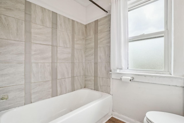 1066 Kelton Ave, Columbus, OH 43206 - full bath with healthy amount of natural light and toilet