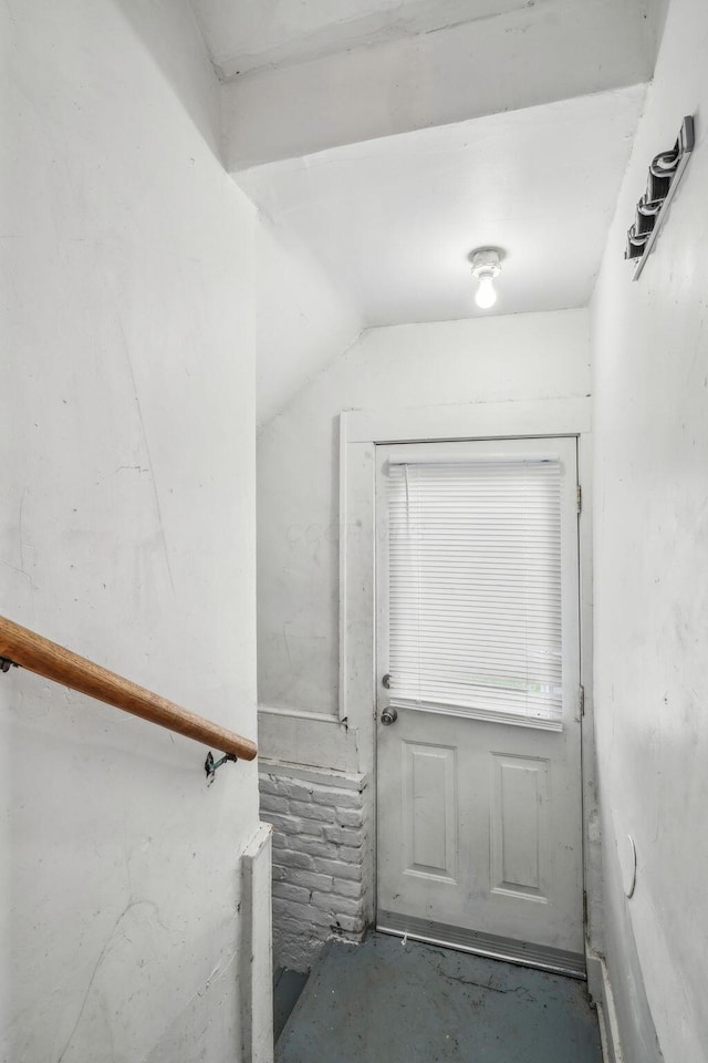 1066 Kelton Ave, Columbus, OH 43206 - view of exterior entry