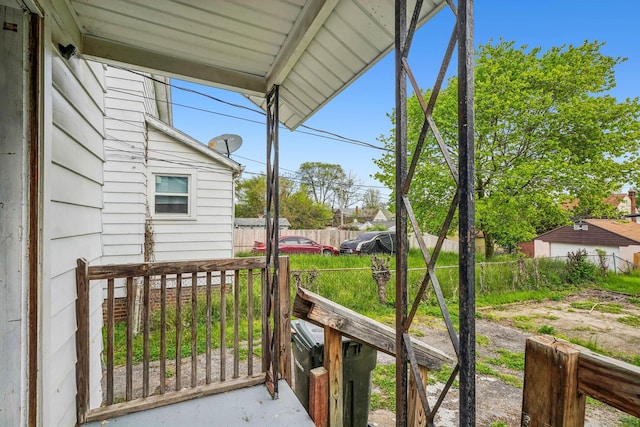 1066 Kelton Ave, Columbus, OH 43206 - view of balcony