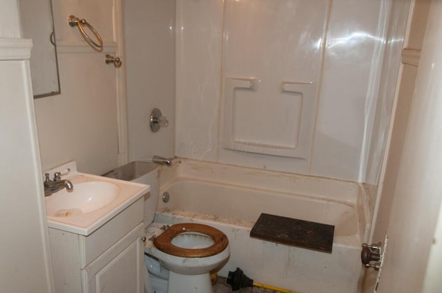 1275 Briarwood Ave, Columbus, OH 43211 - bathroom with vanity, toilet, and tub / shower combination