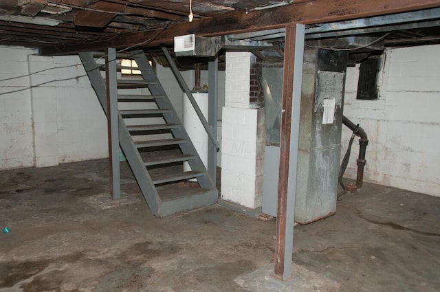 1275 Briarwood Ave, Columbus, OH 43211 - unfinished below grade area featuring stairway