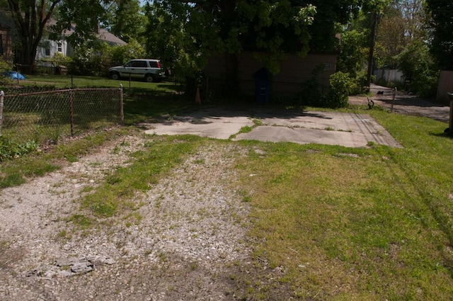 1275 Briarwood Ave, Columbus, OH 43211 - view of yard
