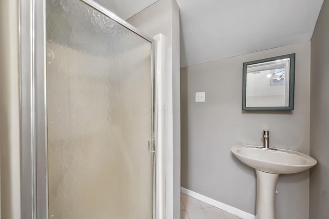 229 Pennsylvania Ave, Marion, OH 43302 - full bath featuring a shower stall, tile patterned flooring, and baseboards