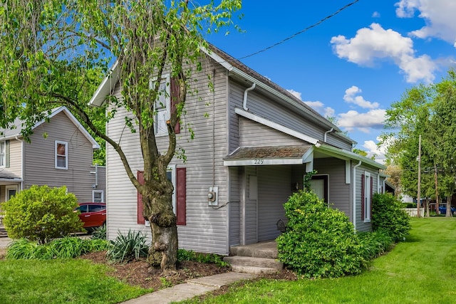 229 Pennsylvania Ave, Marion, OH 43302 - view of front of house with a front yard
