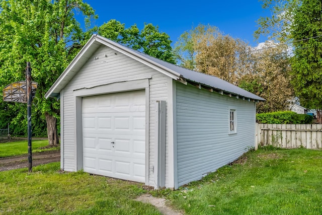 229 Pennsylvania Ave, Marion, OH 43302 - view of detached garage