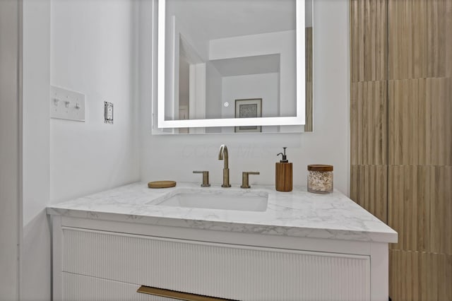 2095 Mccoy Rd, Upper Arlington, OH 43220 - bathroom featuring vanity