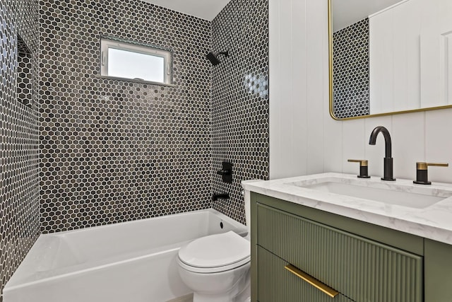 2095 Mccoy Rd, Upper Arlington, OH 43220 - full bathroom with toilet, vanity, and shower / tub combination