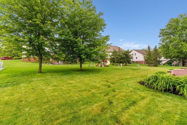 5073 Thornwood Dr, Westerville, OH 43082 - view of grassy yard