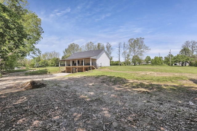 7205 W Grubb Rd NE, Thornville, OH 43076 - view of grassy yard featuring a wooden deck