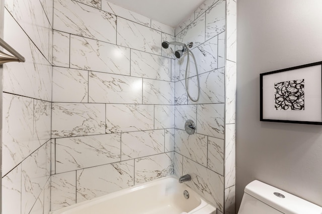686 Frebis Ave, Columbus, OH 43206 - full bath featuring toilet and shower / washtub combination