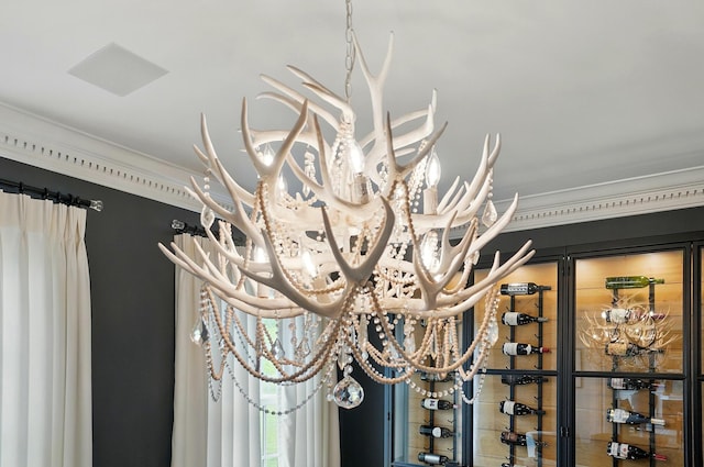 8070 Harriott Rd, Dublin, OH 43017 - detailed view of crown molding