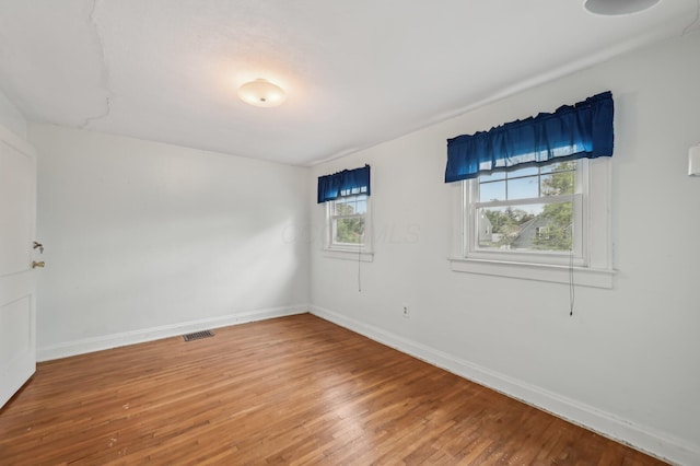 467 Brevoort Rd, Columbus, OH 43214 - empty room featuring baseboards and light wood finished floors