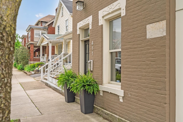 411 Reinhard Ave, Columbus, OH 43206 - view of side of property with covered porch