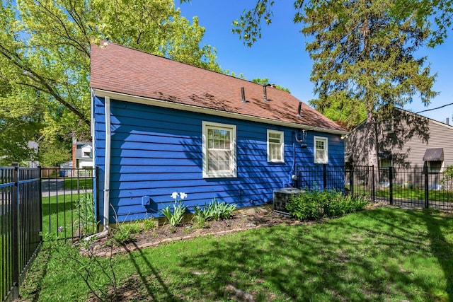 263 E Beaumont Rd, Columbus, OH 43214 - rear view of property with central air condition unit