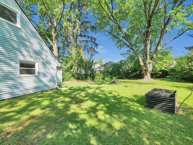 4838 Calvin Dr, Columbus, OH 43227 - view of green lawn