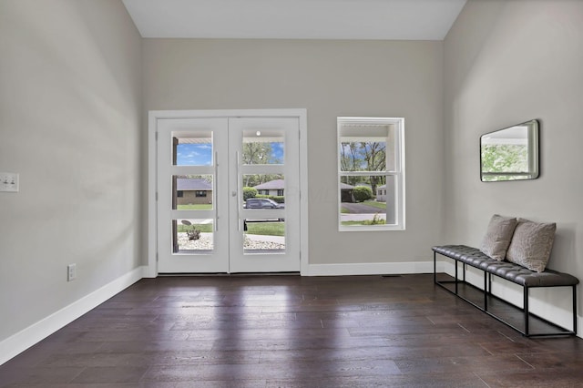 2727 Westmont Blvd, Columbus, OH 43221 - entryway with dark wood-type flooring and baseboards