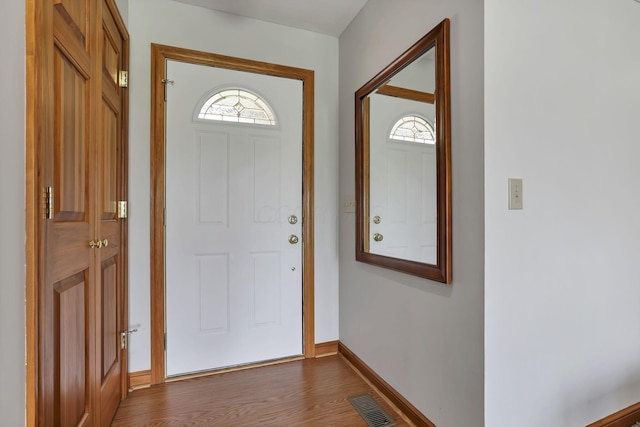 1719 Marion Rd NW, Utica, OH 43080 - foyer entrance with wood finished floors and baseboards