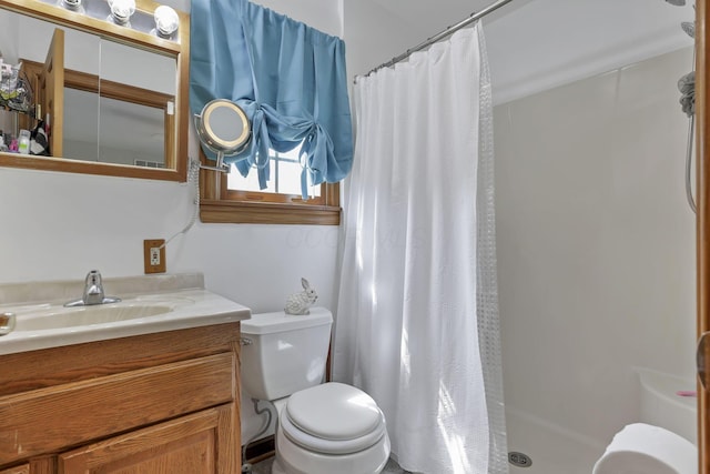 1719 Marion Rd NW, Utica, OH 43080 - bathroom featuring toilet, curtained shower, and vanity